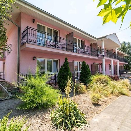 Apartmany Karmon Park Veľký Meder Zewnętrze zdjęcie