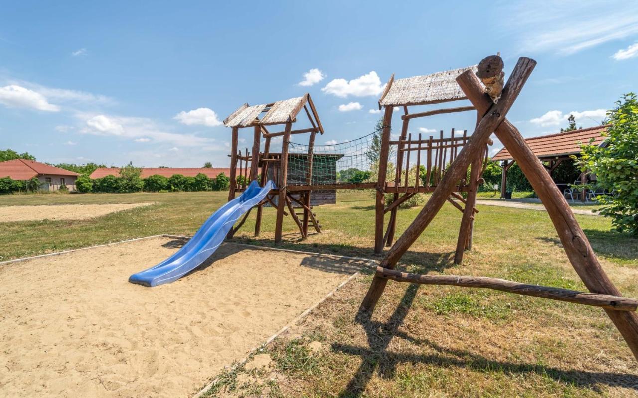 Apartmany Karmon Park Veľký Meder Zewnętrze zdjęcie