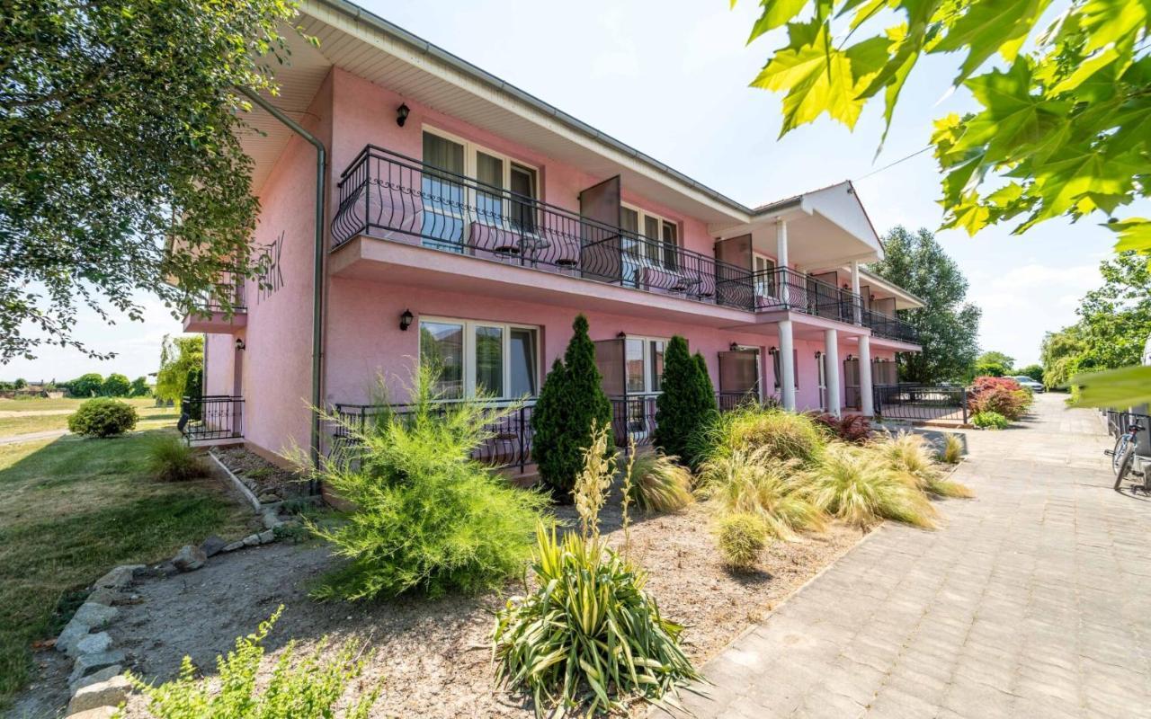 Apartmany Karmon Park Veľký Meder Zewnętrze zdjęcie