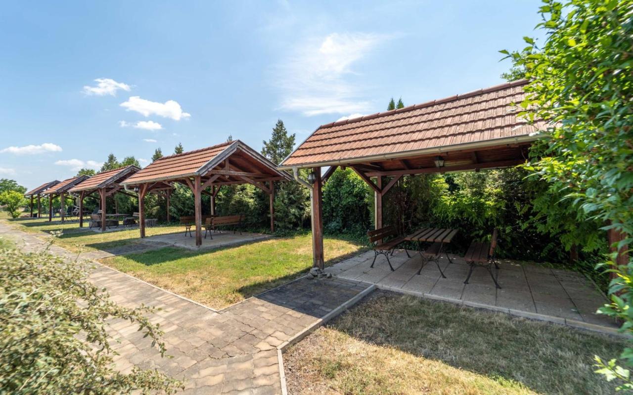 Apartmany Karmon Park Veľký Meder Zewnętrze zdjęcie