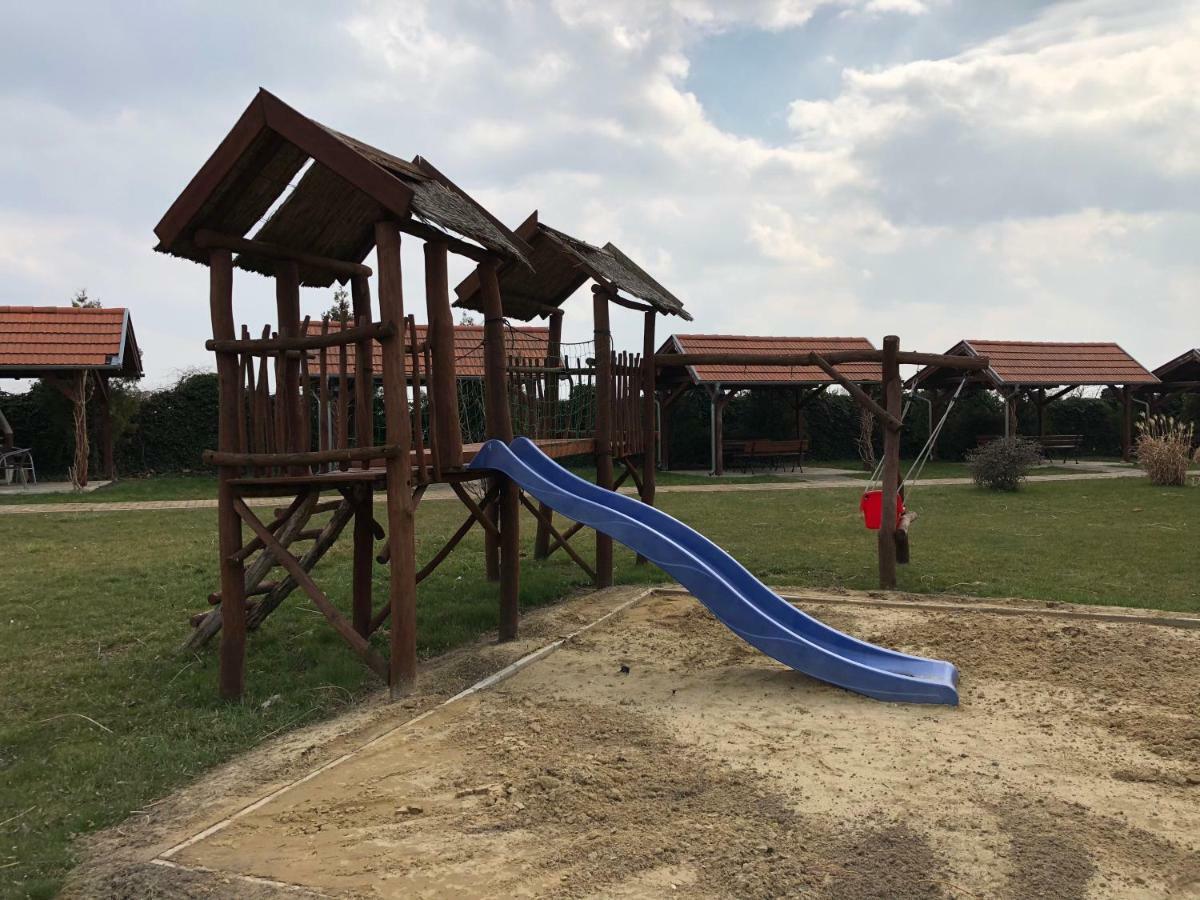 Apartmany Karmon Park Veľký Meder Zewnętrze zdjęcie